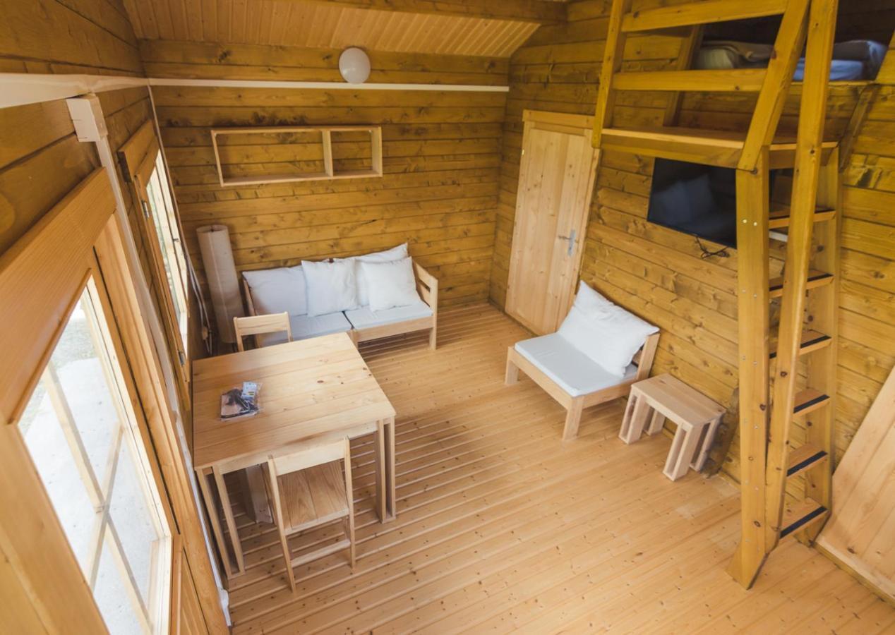 Albergue Restaurante De Artieda ภายนอก รูปภาพ
