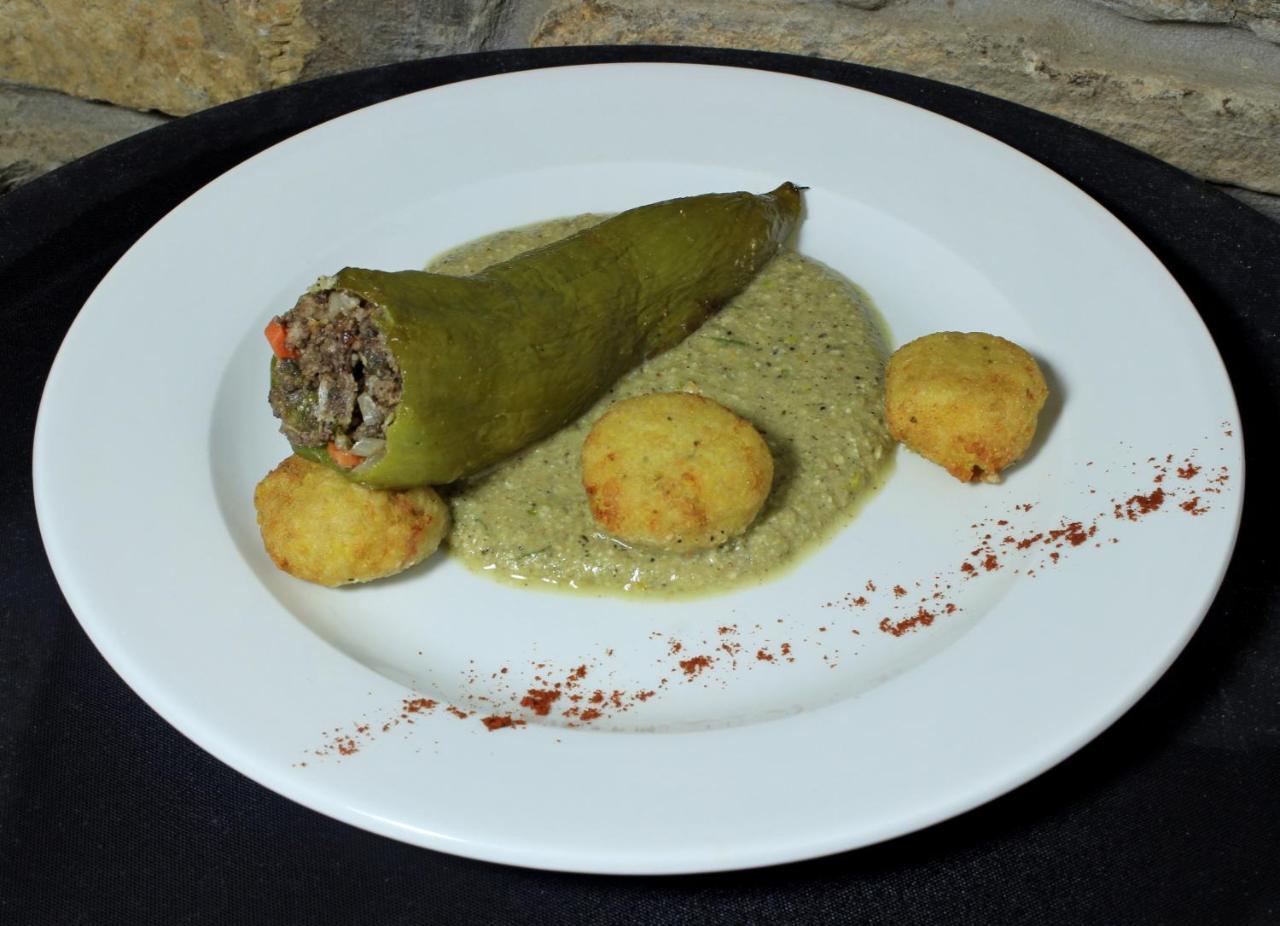 Albergue Restaurante De Artieda ภายนอก รูปภาพ