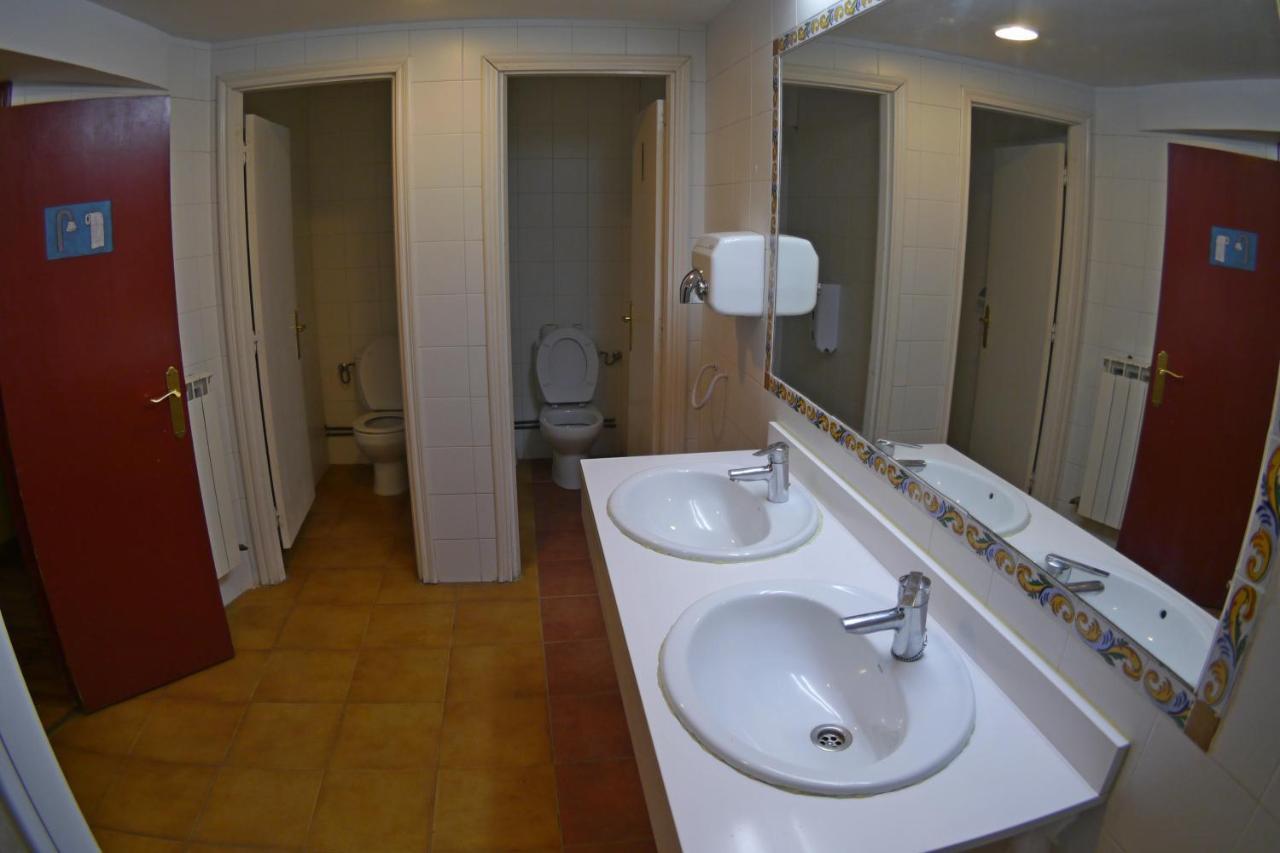 Albergue Restaurante De Artieda ภายนอก รูปภาพ