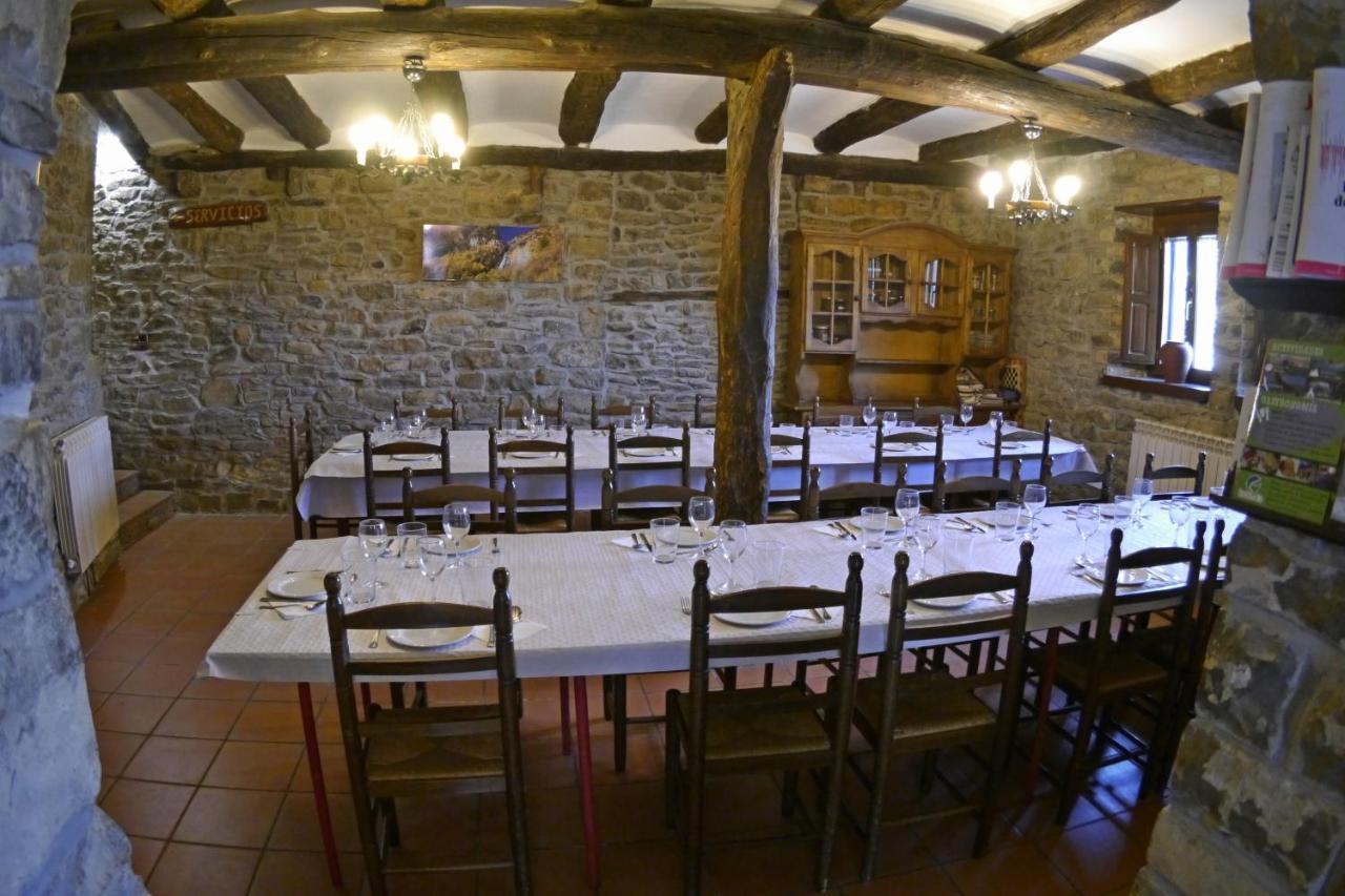Albergue Restaurante De Artieda ภายนอก รูปภาพ