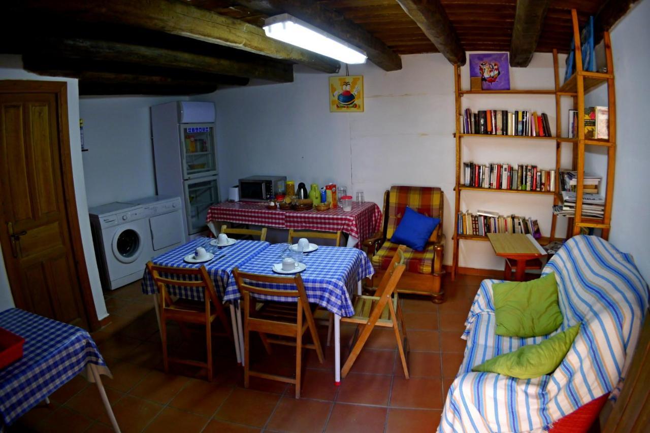 Albergue Restaurante De Artieda ภายนอก รูปภาพ